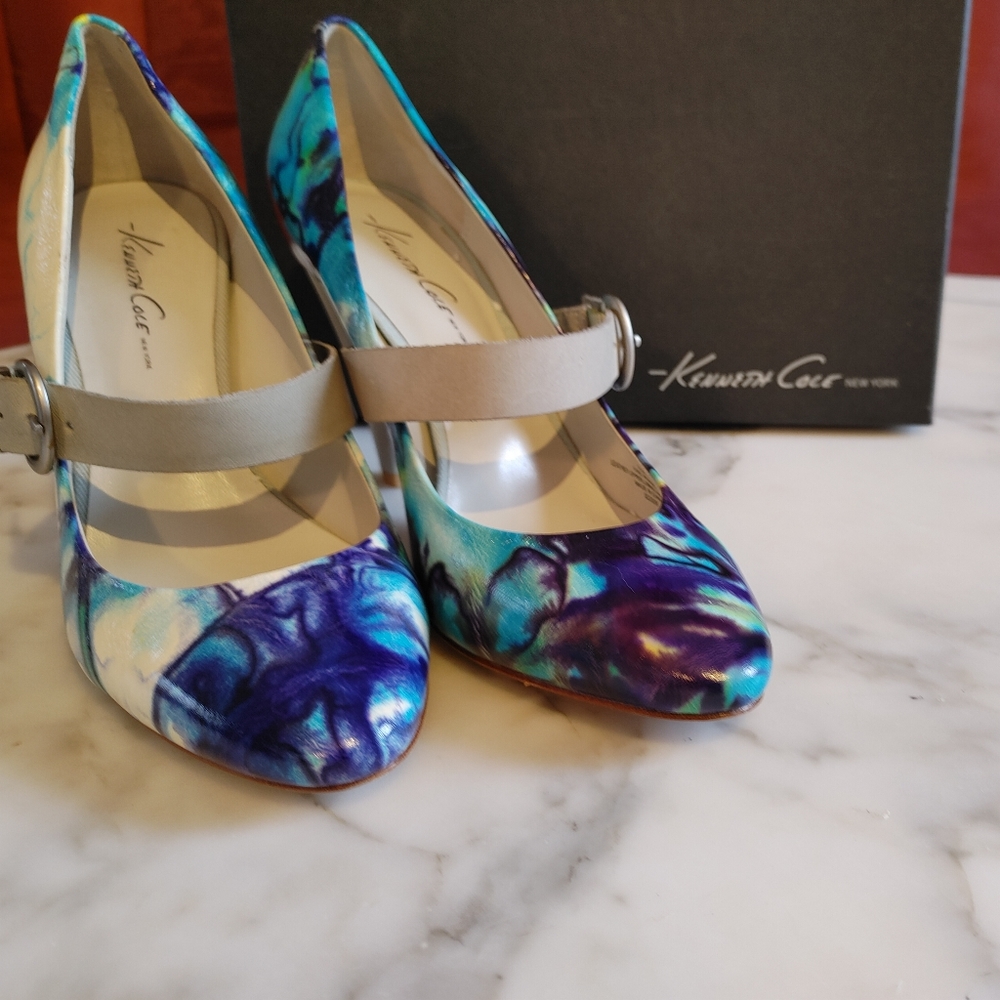 Kenneth Cole great condition pumps